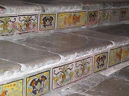 Steps with ceramic risers
