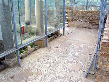 laurel mosaic peristyle