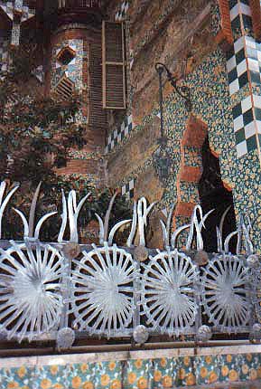 casa vicens ironwork